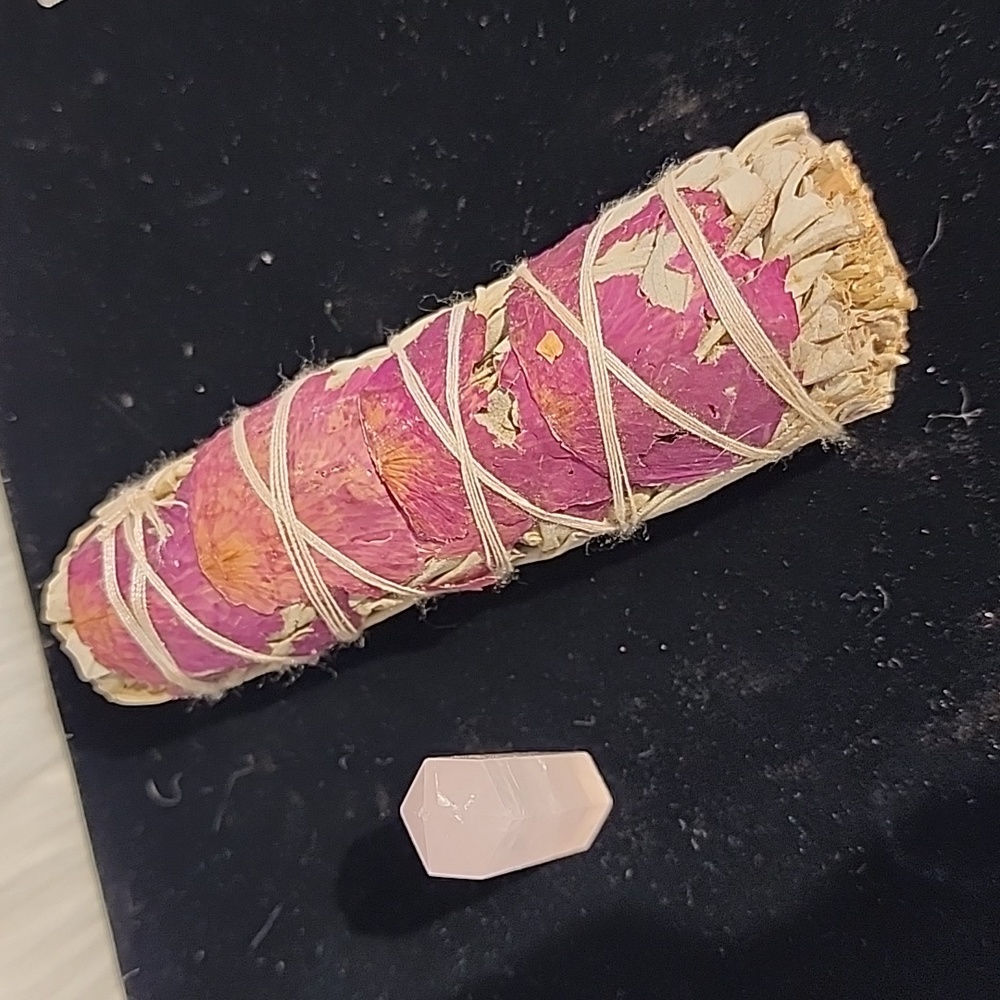 Romance Sage Bundle has dried rose petals with Rose Quartz mini tower - Picture 2 of 6
